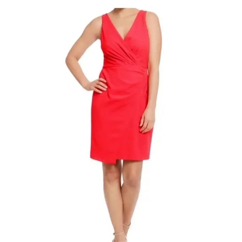London Times Womens Red V-Neck Ruched Sleeveless Sheath Dress Sz 8 NWT
